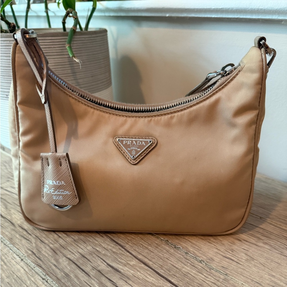 Prada 2005 Re edition Bag AUTHENTIC